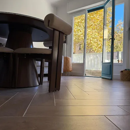 Premium Address For Trade Shows And Conferences In *